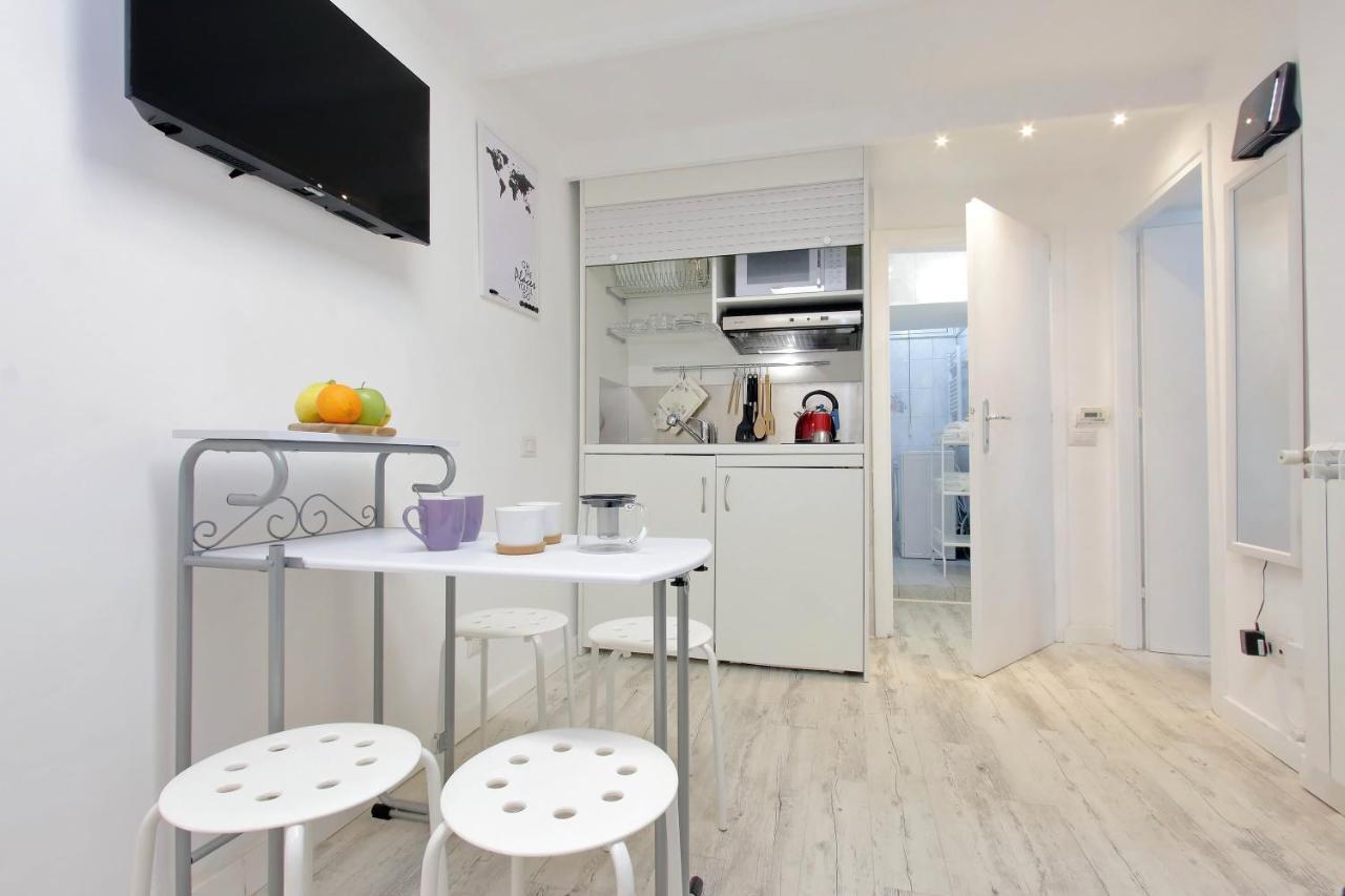 Ych-Confortevole Suite Al Colosseo Roma Exterior foto